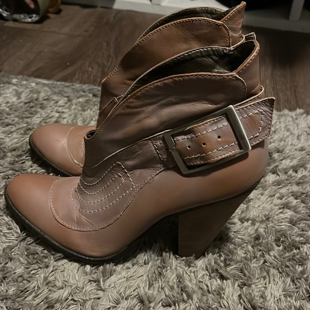 Carlos booties